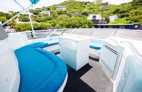 Benner Alquiler De Eote | Private Luxury Yacht for up to six guests - Day or Night charters!