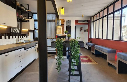 Mar Mikhael Apartamento | Private Mar Mikhael Loft: Best View 24/7 Power
