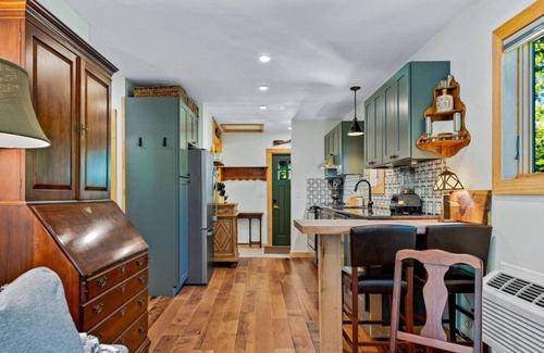 Mars Hill Casa | Private Modern Highlands Cottage