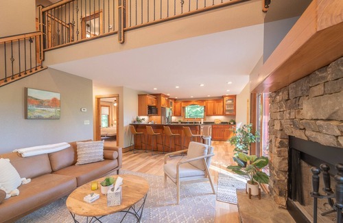 Marble Casa | Private Mountain home with pond & fire pit