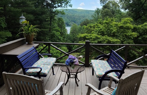 Lakemont Casa | Private Mountain Treehouse w/ Open floor plan & Lake Rabun Views