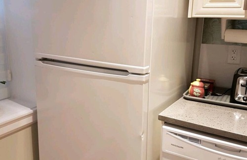 Upper Lonsdale Casa | Private New 2 BRM suite in North Vancouver