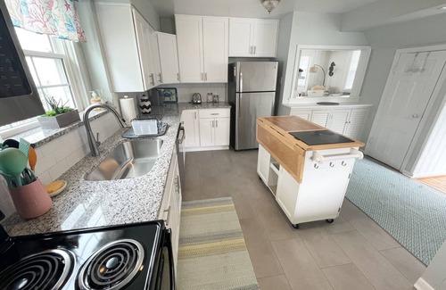 Northeast Virginia Beach Casa | Private North End Beach House-1 Block From Ocean!
