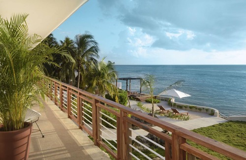 Zona Hotelera Norte Villa | Private Oceanfront Villa / Fully Staffed / daily cleaning and concierge.
