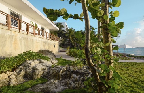 Zona Hotelera Norte Villa | Private Oceanfront Villa / Fully Staffed / daily cleaning and concierge.