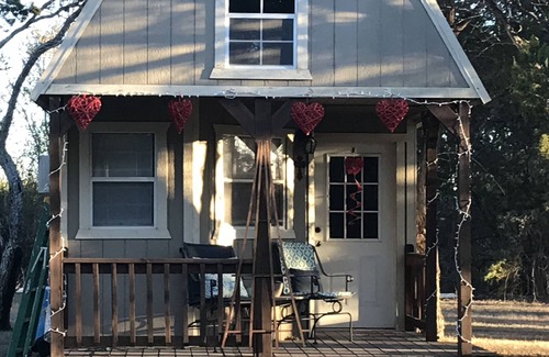 New Braunfels Cabina | Private Oasis at Jenny's cabin