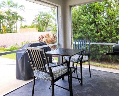 Naples Park Casa | Private Oasis!Bike to beach, heated pool