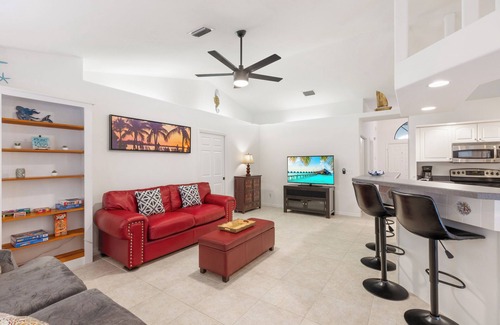 Sebastian Highlands Casa | Private Oasis! Heated Pool, Lanai with Poolside Bathroom, Grill, Mins to Beach!