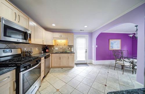 Wilmore Casa | Private Oasis. Uptown. Pool. Hot Tub. Fire pit. Fenced in Yard