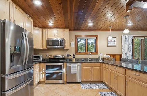Silver Lake Casa | Private oasis with game room + hot tub! 5Bed/3Bath