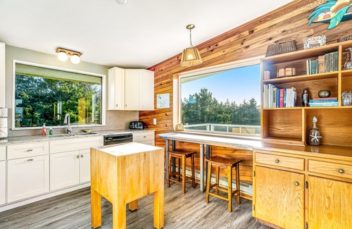 Copalis Beach Casa | Private ocean view escape with large deck, WiFi, & wood-burning fireplace
