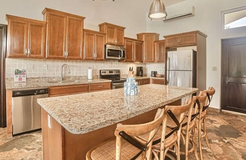 Isla Bastimentos Casa | Villa de lujo frente al mar de 4 dormitorios / 5 baños con piscina infinita