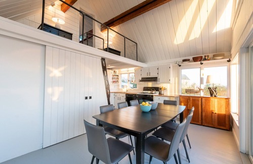 Madequecham Casa | Private Oceanfront 3BR Cottage