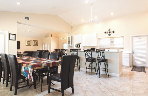 Ocean Park Casa | GOLDEN SANDS® EMERALD -Luxury Beachfront -Tennis Court, Pool, Spa, Private Beach