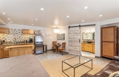 Paia Apartamento | Estudio privado de Paia en un santuario tropical, a pocos pasos de Paia Town & Beach.