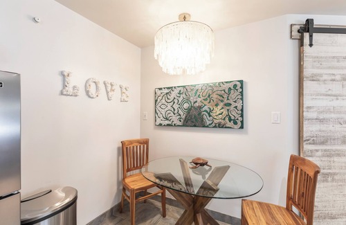 Paia Apartamento | Estudio privado de Paia en un santuario tropical, a pocos pasos de Paia Town & Beach.