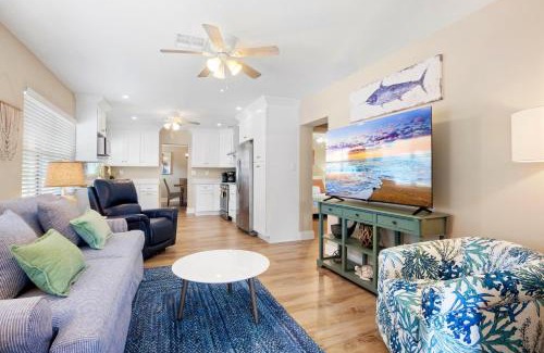 Holmes Beach Casa | Private Palms