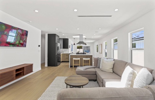 Valley Glen Casa | private paradise in the heart of Sherman Oaks!