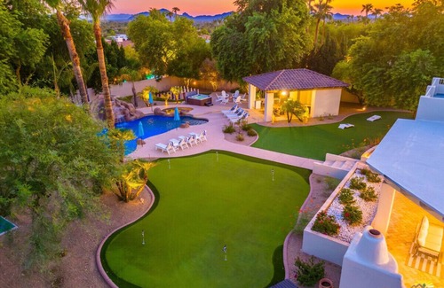Cactus Acres Casa | Private Paradise Resort with Waterslide+Pickleball+Putting Green+ Playset