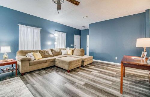 Ono Island Casa | Private Patio & Close to Beach Coastal Cottage