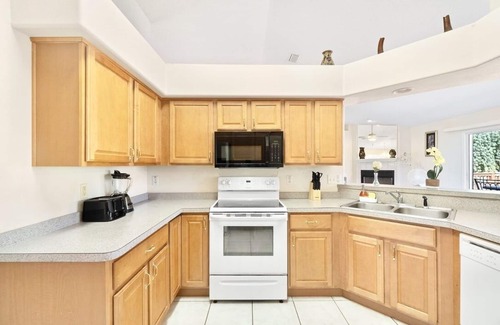 Northeast Pensacola Casa | Private Pensacola Beach Getaway Near UWF & Uptown!