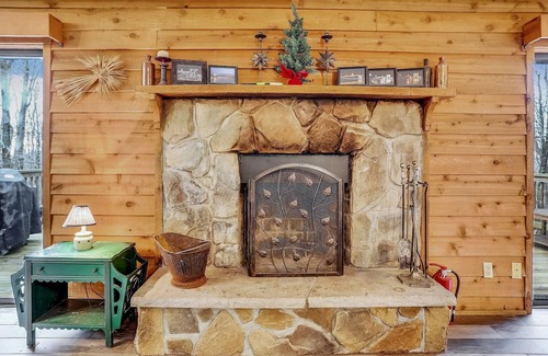 Old Timberline Casa | Establecimiento que acepta mascotas privada para una escapada de montaña asequible!