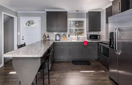 Claremont Casa | Private, pet friendly lakefront house on Lake Lookout Shoals.