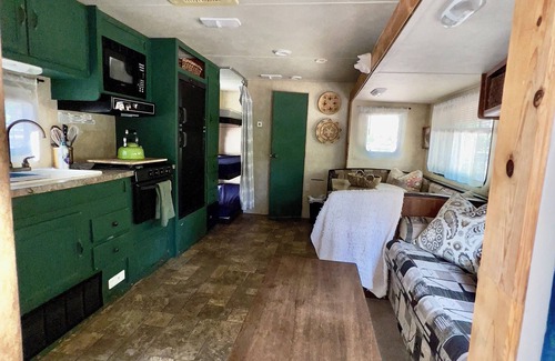 Bonsall Casa | Private Petting Zoo - Glamping Ranch Vibes