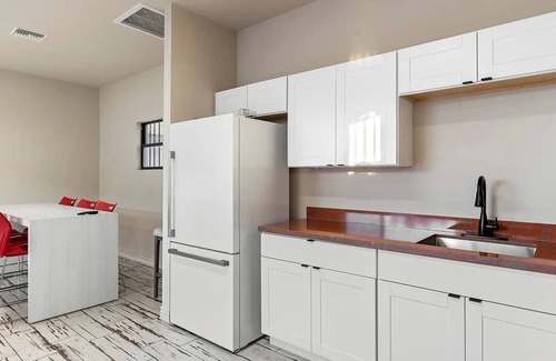 Desert View Village Casa | Private Pickleball Court, Pool & HotTub, Fire Pit ++