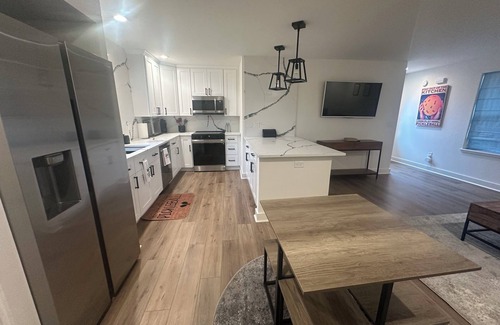 Jonestown Apartamento | Private Pickleball Paradise w/ Spacious 1 Bedroom Apartment & Lake Travis access