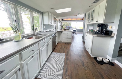 Fort Howard Casa | Private pier by Kurtz Beach pet-friendly Dock of the Bay