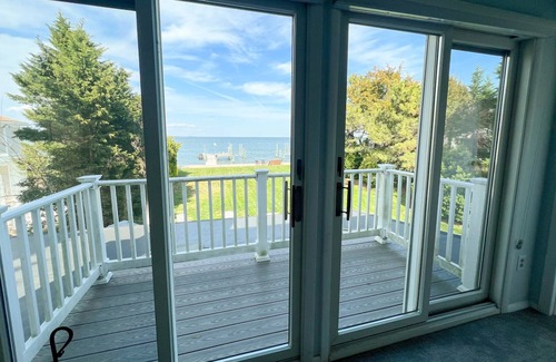 Fort Howard Casa | Private pier by Kurtz Beach pet-friendly Dock of the Bay