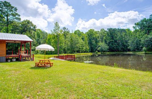 Orangeburg County Casa | Private Pond and Large Yard Unique Cabin in Norway!