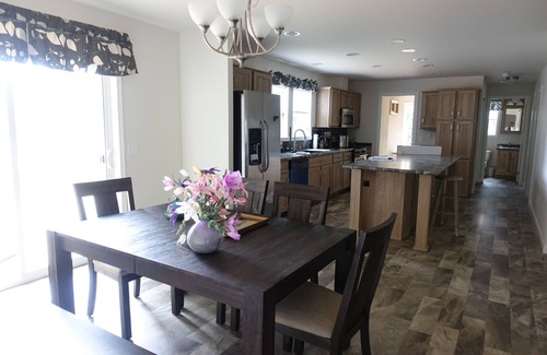 Thompson Ridge Casa | Nuevo hogar de 3 dormitorios en 300 acres con estanque privado de 10 acres