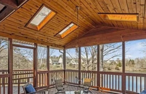 Harwood Lane Casa | Private Pond Retreat on 6 Acres