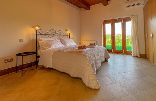 Monte San Pietrangeli Casa | Private Pool and Jacuzzi with Fantastic View