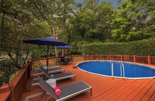 Pineville Casa | Private Pool-5miles to Carowinds-Newly Renovated-Quiet Neighborhood-Huge Deck