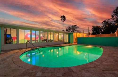 Clearwater Villa | Private Pool 6 MI to Clearwater Beach Fire Pit Game Room