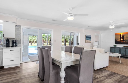 Gulf Pines Casa | ☀️Private Pool-6-Seater LSV(Golf Cart)-6BR Beach Therapy☀️