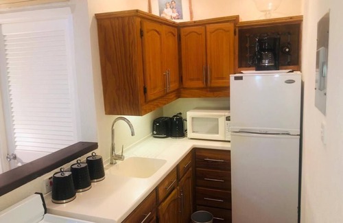 Sunset Crest Condominio | Private Pool access and 1 minute walking distance to the beach.
