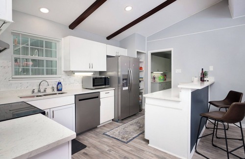 Southside Casa | Private Pool and game Rm,close to seaworld,Lackland,six flags.