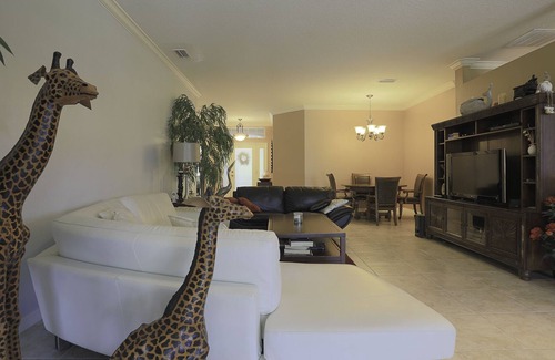 Imperial Lakewood's Casa | Casa privada aventurera de 3 dormitorios con piscina y spa: Fairway 01