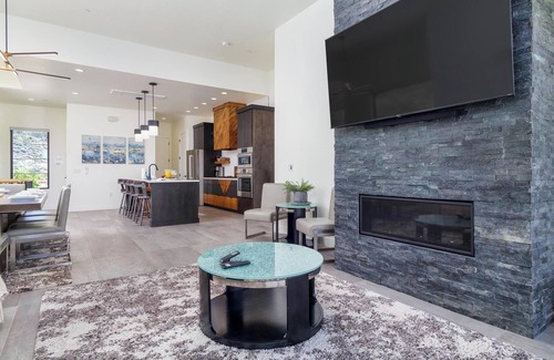 Hurricane Casa | Private Pool and Spa with EV Charging, BBQ Grill!