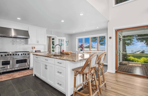 Royal Oak Casa | Private Pool and Waterfront for the Whole Crew