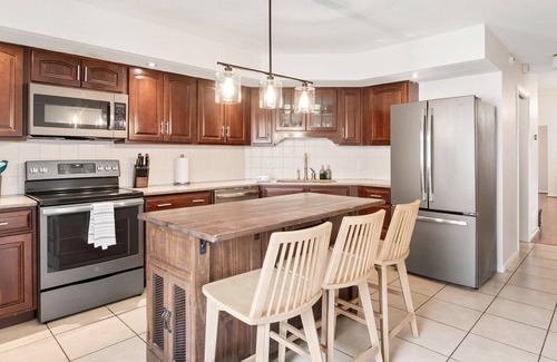 Whitfield Casa | Private Pool, Arcade, AirHockey, Near Downtown SRQ