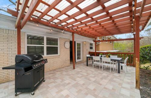 Decatur Casa | Private Pool ATL w Grill and Outdoor Dining