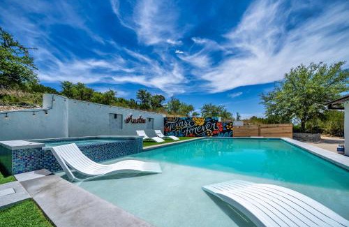 Austin Casa | Private Pool Backyard BBQ Grill Luxurious Home
