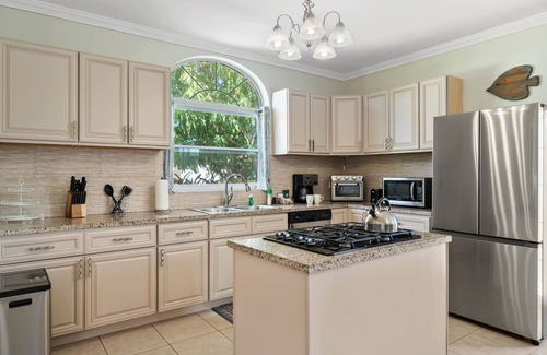 Washington Casa | Private Pool! BBQ! 5 MIN TO BEACH!