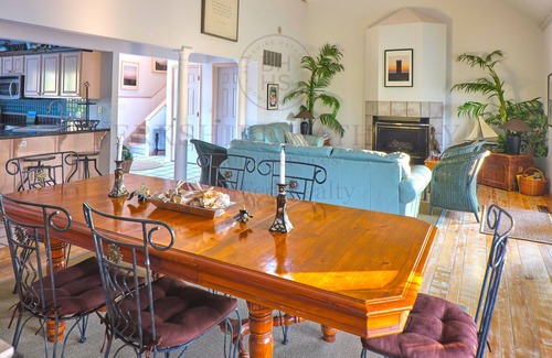 North Shores Casa | Private Pool & Beach, Dock, Tennis & Sleeps 15! 17 Harbor Rd, North Shores