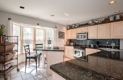 North Shores Casa | Private Pool & Beach, Dock, Tennis & Sleeps 15! 17 Harbor Rd, North Shores